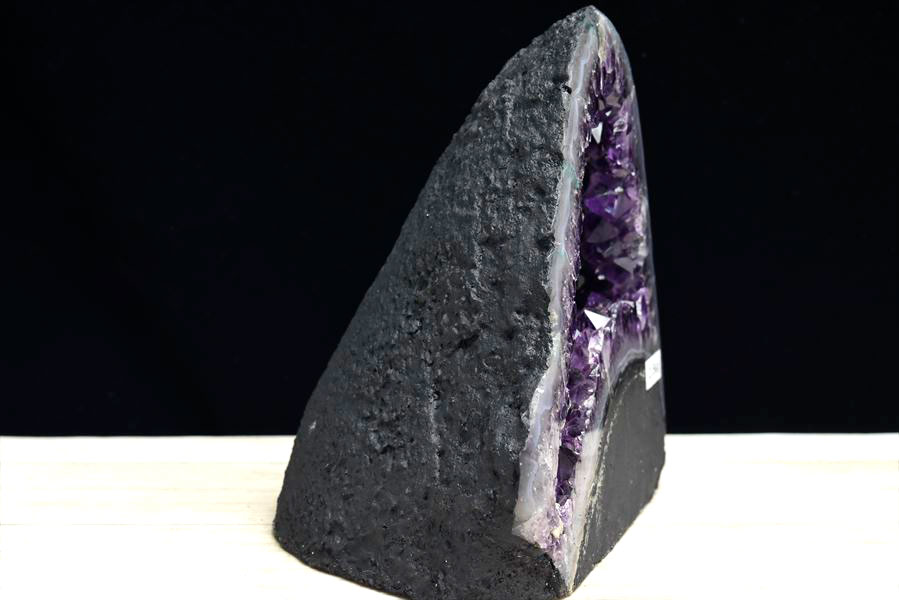 アメジストドーム　カペーラ　晶洞　紫水晶　アメシスト　amethyst geode　インテリア　置物　天然石　パワーストーン