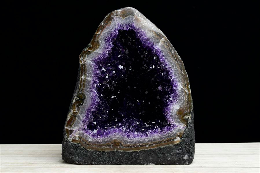 アメジストドーム　ミニドーム　カペーラ　晶洞　紫水晶　アメシスト　amethyst geode　インテリア　置物　天然石　パワーストーン