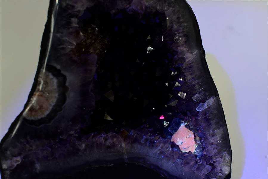 アメジストドーム　カペーラ　晶洞　紫水晶　アメシスト　amethyst geode　インテリア　置物　天然石　パワーストーン