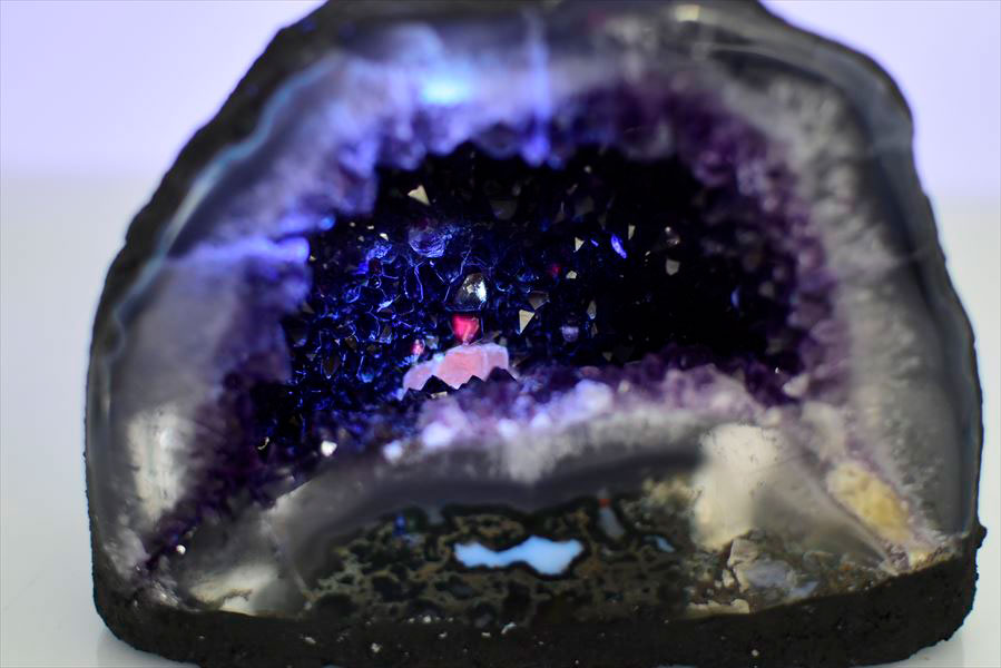 アメジストドーム　カペーラ　晶洞　紫水晶　アメシスト　amethyst geode　インテリア　置物　天然石　パワーストーン