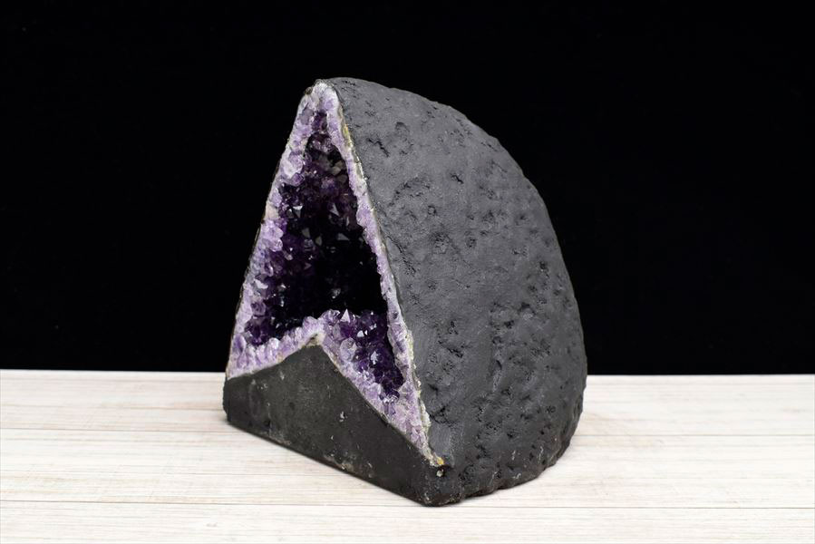 アメジストドーム　カペーラ　晶洞　紫水晶　アメシスト　amethyst geode　インテリア　置物　天然石　パワーストーン