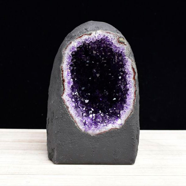 アメジストドーム　カペーラ　晶洞　紫水晶　アメシスト　amethyst geode　インテリア　置物　天然石　パワーストーン