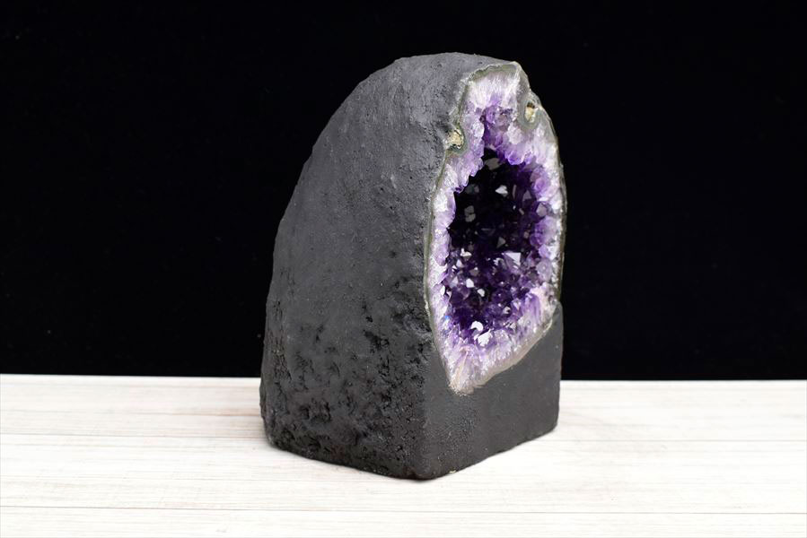 アメジストドーム　カペーラ　晶洞　紫水晶　アメシスト　amethyst geode　インテリア　置物　天然石　パワーストーン