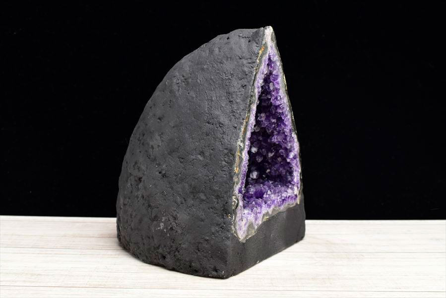 アメジストドーム　カペーラ　晶洞　紫水晶　アメシスト　amethyst geode　インテリア　置物　天然石　パワーストーン