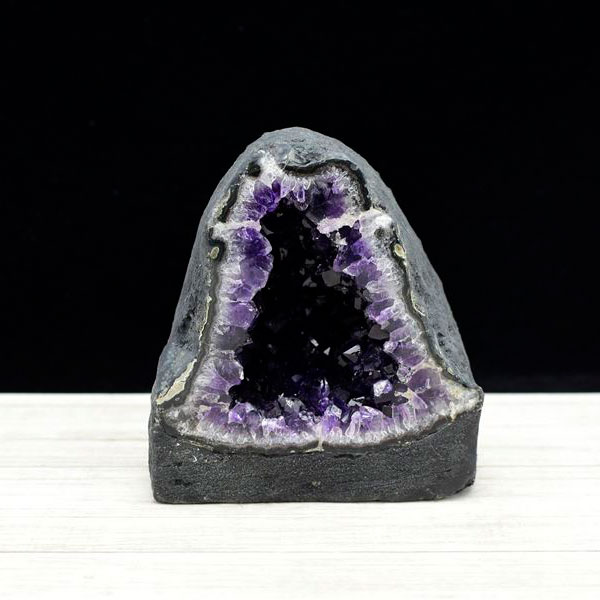 アメジストドーム　カペーラ　晶洞　紫水晶　アメシスト　amethyst geode　インテリア　置物　天然石　パワーストーン