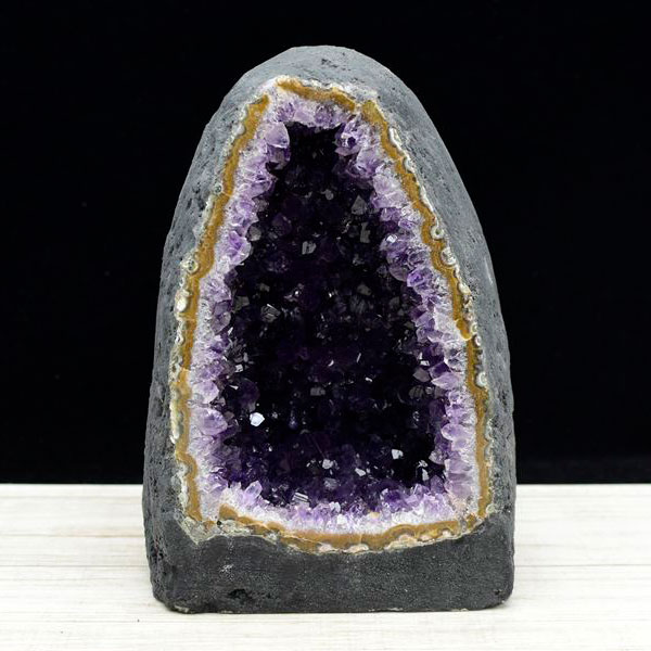 アメジストドーム　カペーラ　晶洞　紫水晶　アメシスト　amethyst geode　インテリア　置物　天然石　パワーストーン