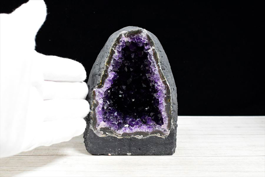 アメジストドーム　カペーラ　晶洞　紫水晶　アメシスト　amethyst geode　インテリア　置物　天然石　パワーストーン