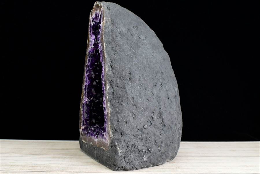 アメジストドーム　カペーラ　晶洞　紫水晶　アメシスト　amethyst geode　インテリア　置物　天然石　パワーストーン