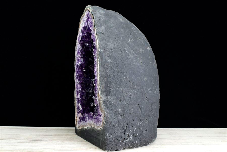 アメジストドーム　カペーラ　晶洞　紫水晶　アメシスト　amethyst geode　インテリア　置物　天然石　パワーストーン