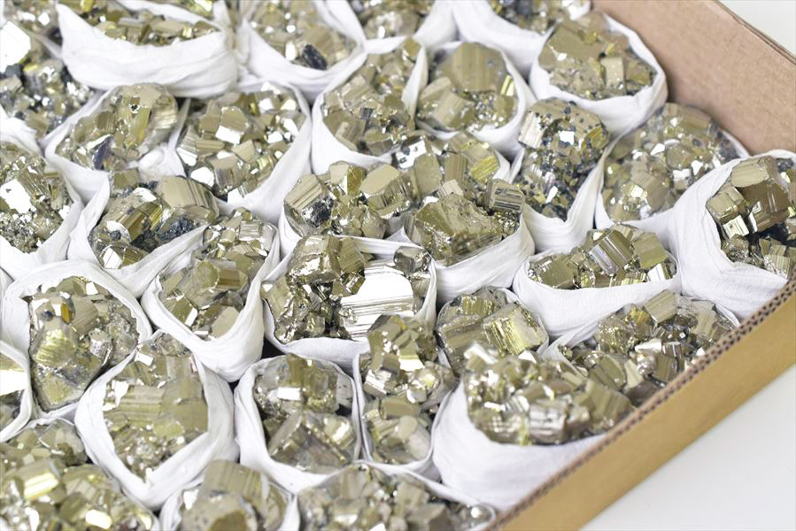 ペルー産　ワンサラ　パイライト　原石　クラスター　卸価格　箱売り　詰め合わせ　黄鉄鉱　Huanzala Huallanca Pyrite　天然石　パワーストーン