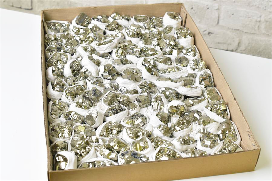 ペルー産　ワンサラ　パイライト　原石　クラスター　卸価格　箱売り　詰め合わせ　黄鉄鉱　Huanzala Huallanca Pyrite　天然石　パワーストーン