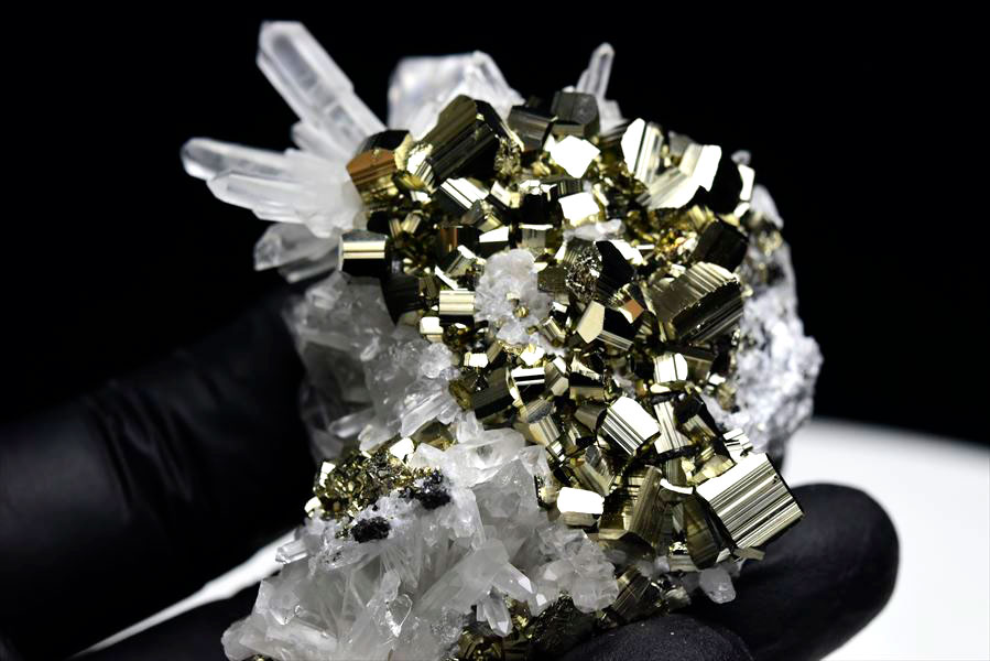 ペルー産　ワンサラ　パイライト　水晶共生　原石　クラスター　黄鉄鉱　標本　Huanzala Huallanca Pyrite　天然石　パワーストーン