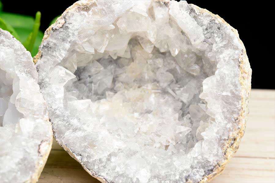 メキシコ・チワワ州　トランカスジオード　Trancas geode　割れてるジオード　チワワジオード　水晶ジオード　浄化　原石　天然石　パワーストーン