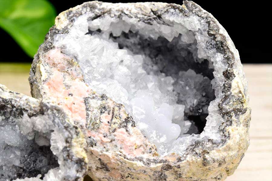 メキシコ・チワワ州　トランカスジオード　Trancas geode　割れてるジオード　チワワジオード　水晶ジオード　浄化　原石　天然石　パワーストーン