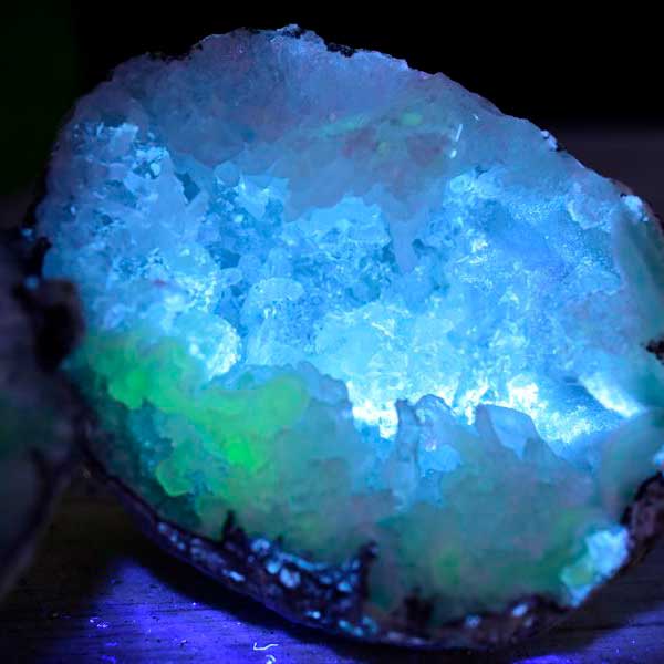 メキシコ・チワワ州　トランカスジオード　Trancas geode　割れてるジオード　チワワジオード　水晶ジオード　浄化　原石　天然石　パワーストーン