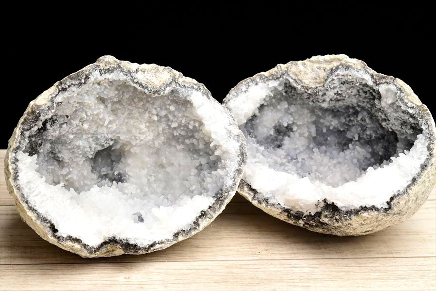 メキシコ・チワワ州　トランカスジオード　Trancas geode　割れてるジオード　チワワジオード　水晶ジオード　浄化　原石　天然石　パワーストーン