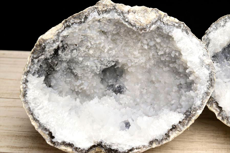 メキシコ・チワワ州　トランカスジオード　Trancas geode　割れてるジオード　チワワジオード　水晶ジオード　浄化　原石　天然石　パワーストーン