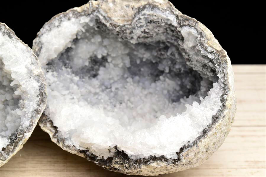 メキシコ・チワワ州　トランカスジオード　Trancas geode　割れてるジオード　チワワジオード　水晶ジオード　浄化　原石　天然石　パワーストーン