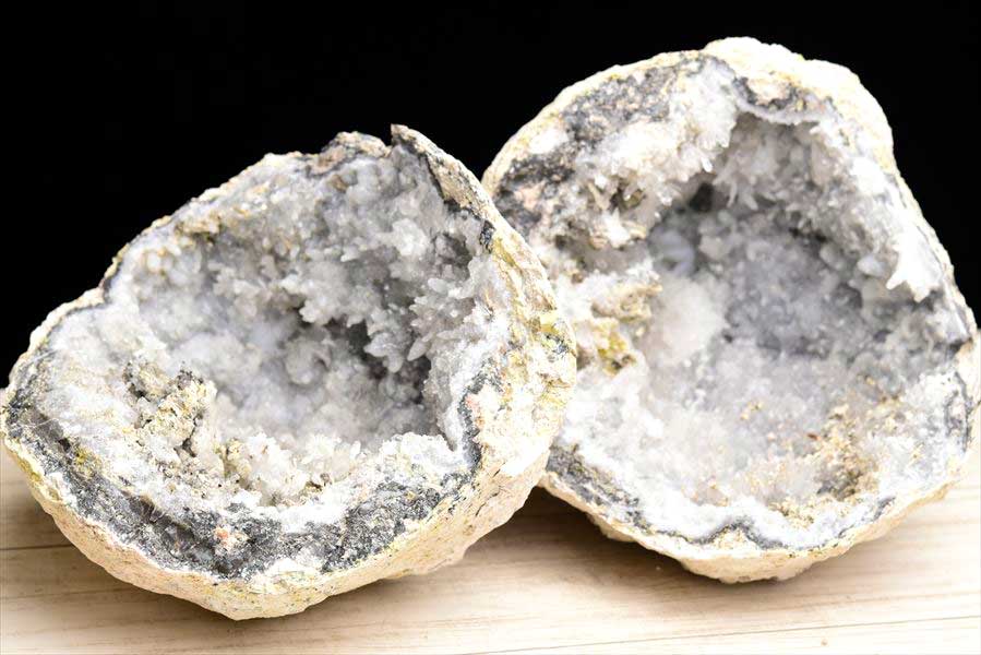 メキシコ・チワワ州　トランカスジオード　Trancas geode　割れてるジオード　チワワジオード　水晶ジオード　浄化　原石　天然石　パワーストーン