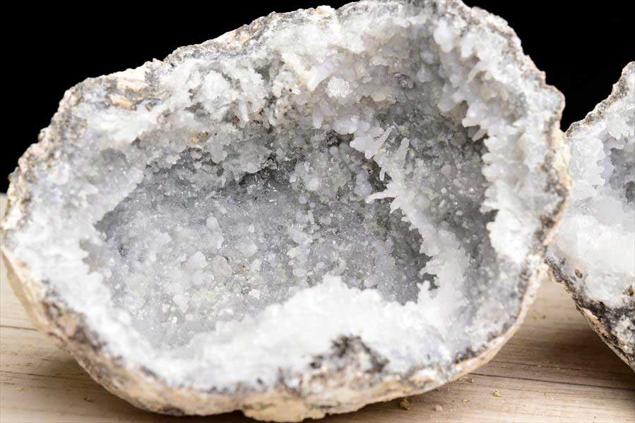 メキシコ・チワワ州　トランカスジオード　Trancas geode　割れてるジオード　チワワジオード　水晶ジオード　浄化　原石　天然石　パワーストーン