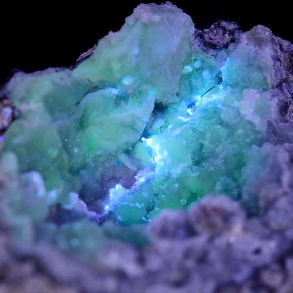 メキシコ・チワワ州　トランカスジオード　Trancas geode　割れてるジオード　チワワジオード　水晶ジオード　浄化　原石　天然石　パワーストーン