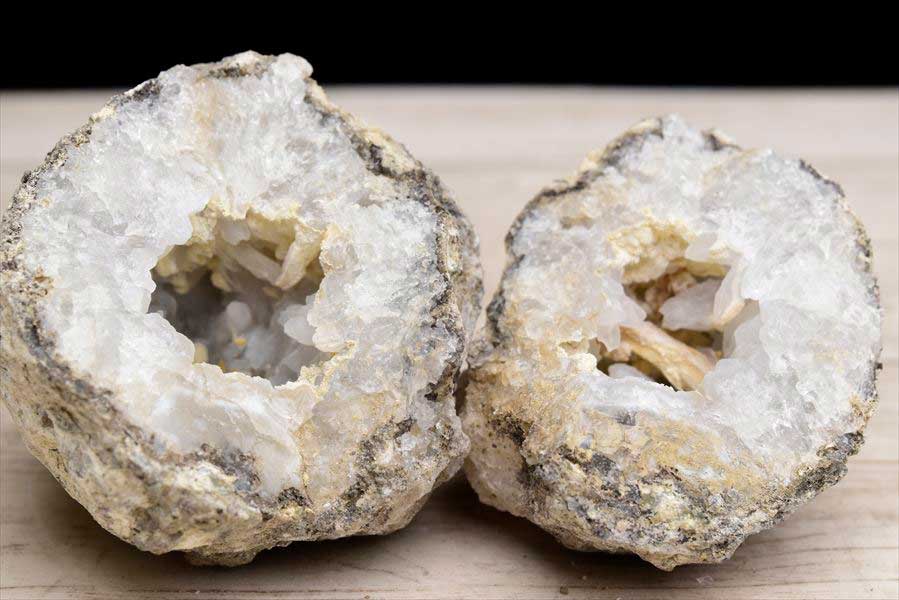 メキシコ・チワワ州　トランカスジオード　Trancas geode　割れてるジオード　チワワジオード　水晶ジオード　浄化　原石　天然石　パワーストーン