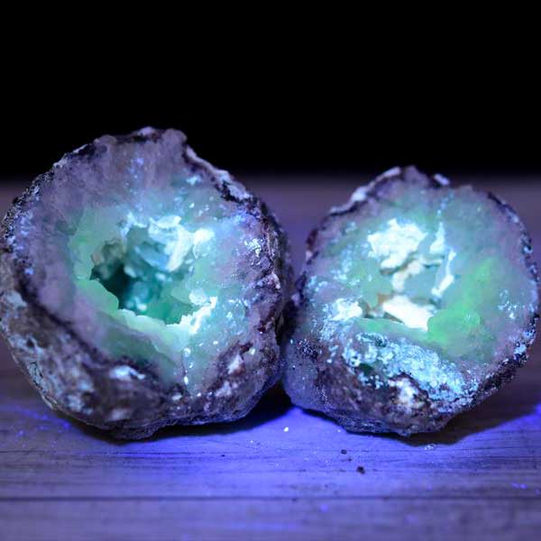 メキシコ・チワワ州　トランカスジオード　Trancas geode　割れてるジオード　チワワジオード　水晶ジオード　浄化　原石　天然石　パワーストーン