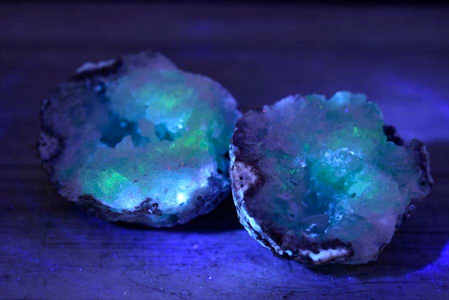 メキシコ・チワワ州　トランカスジオード　Trancas geode　割れてるジオード　チワワジオード　水晶ジオード　浄化　原石　天然石　パワーストーン