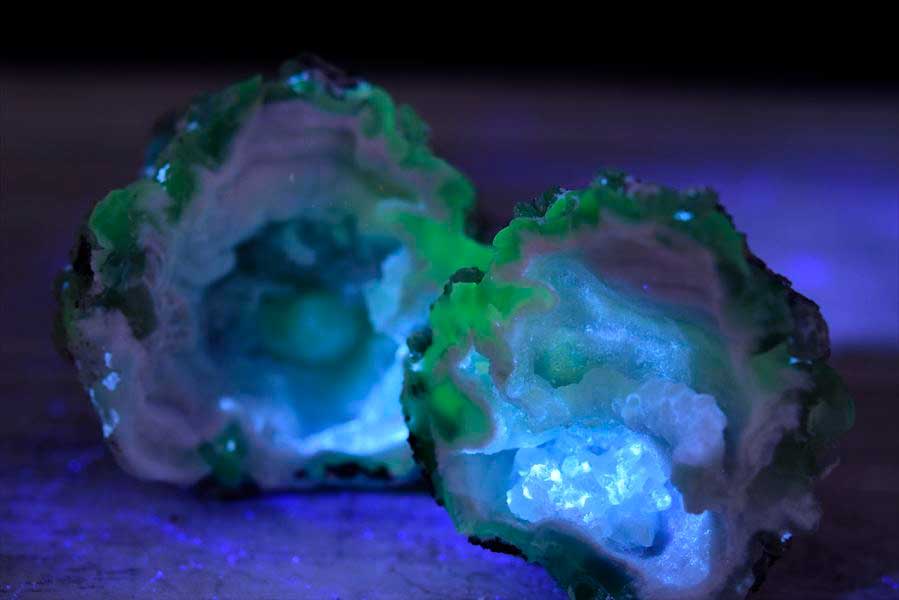 メキシコ・チワワ州　トランカスジオード　Trancas geode　割れてるジオード　チワワジオード　水晶ジオード　浄化　原石　天然石　パワーストーン