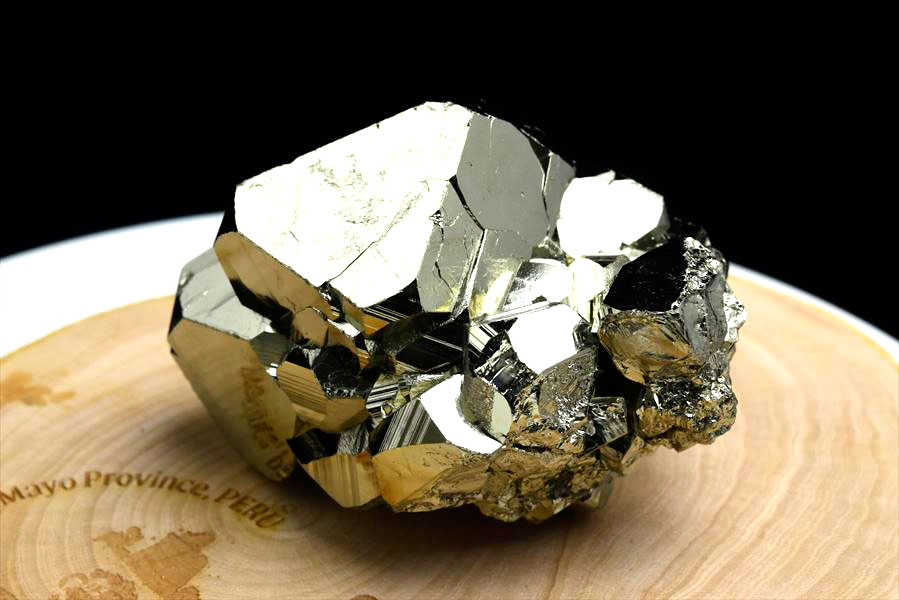 ペルー産　ワンサラ　パイライト　原石　クラスター　黄鉄鉱　Huanzala Huallanca Pyrite　天然石　パワーストーン