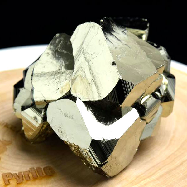 ペルー産　ワンサラ　パイライト　原石　クラスター　黄鉄鉱　Huanzala Huallanca Pyrite　天然石　パワーストーン