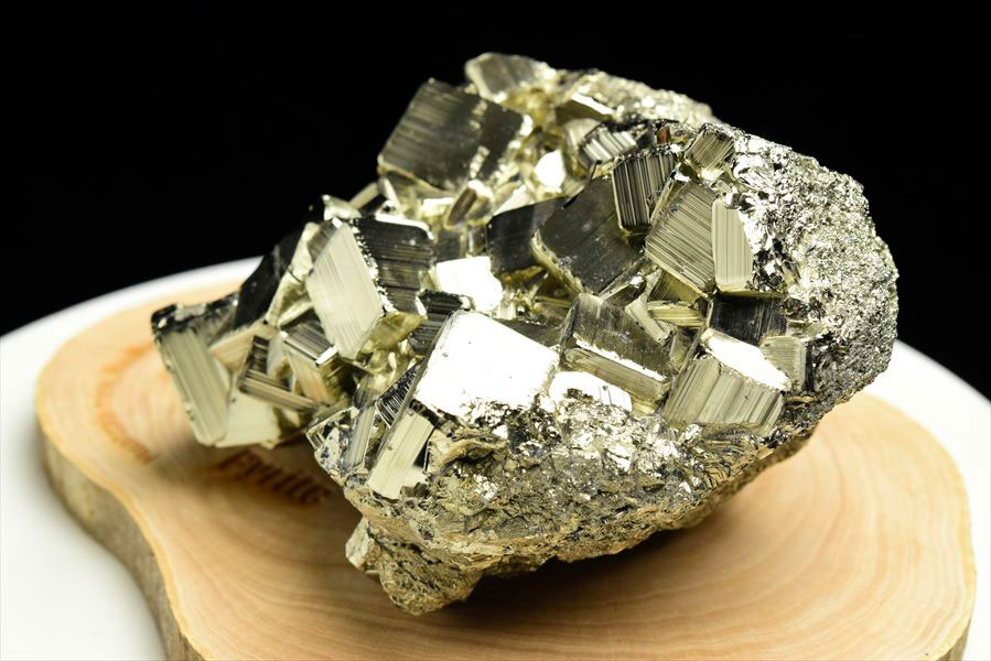 ペルー産　ワンサラ　パイライト　原石　クラスター　立方体結晶　黄鉄鉱　Huanzala Huallanca Pyrite　天然石　パワーストーン