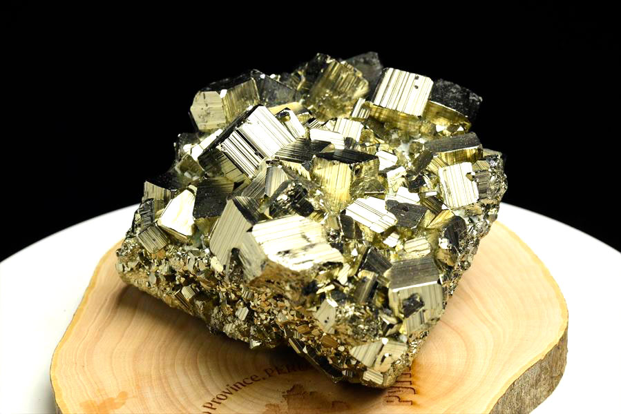 ペルー産　ワンサラ　パイライト　原石　クラスター　立方体結晶　黄鉄鉱　Huanzala Huallanca Pyrite　天然石　パワーストーン