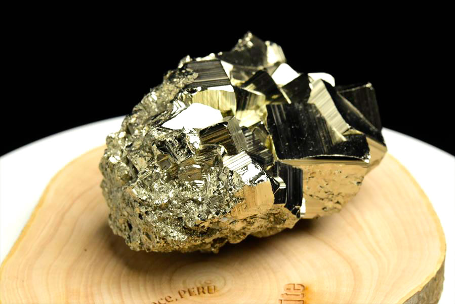 ペルー産　ワンサラ　パイライト　原石　クラスター　立方体結晶　黄鉄鉱　Huanzala Huallanca Pyrite　天然石　パワーストーン