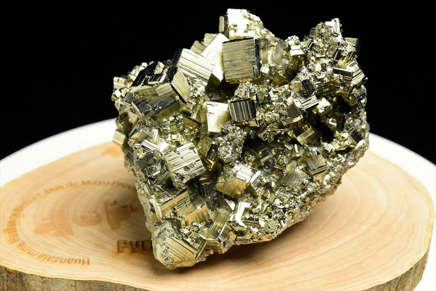 ペルー産　ワンサラ　パイライト　原石　クラスター　立方体結晶　黄鉄鉱　Huanzala Huallanca Pyrite　天然石　パワーストーン