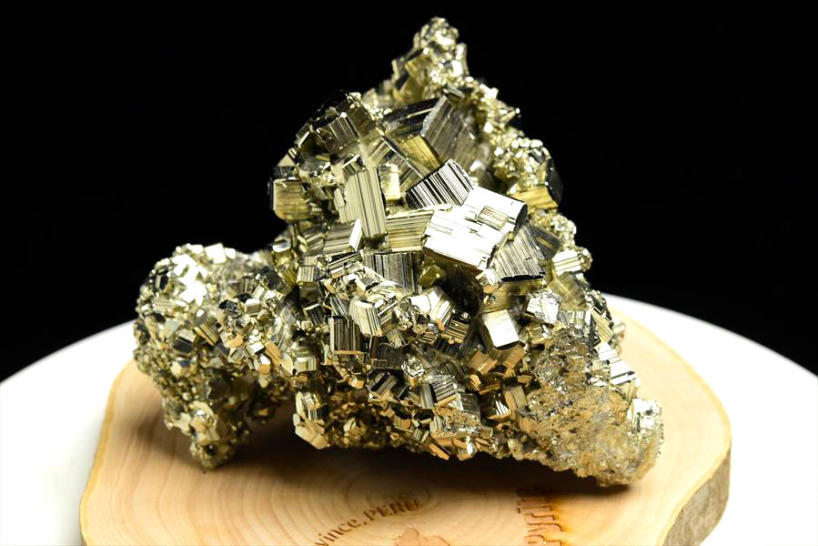 ペルー産　ワンサラ　パイライト　原石　クラスター　立方体結晶　黄鉄鉱　Huanzala Huallanca Pyrite　天然石　パワーストーン