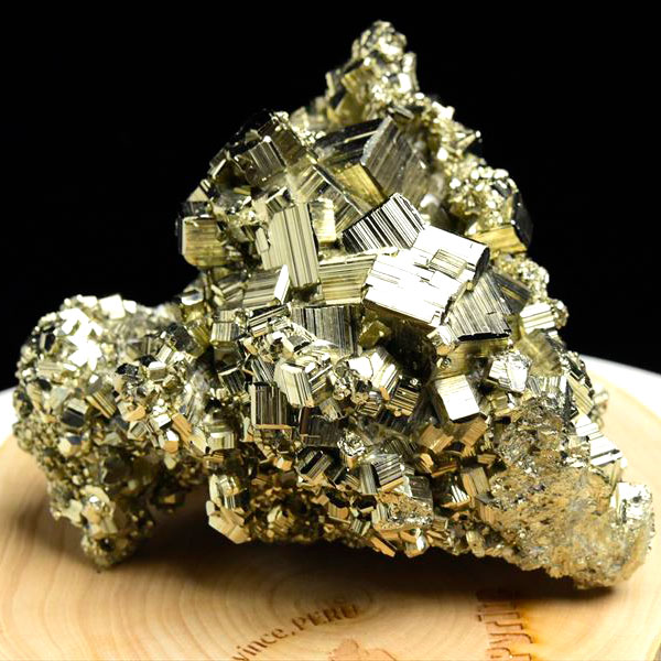 ペルー産　ワンサラ　パイライト　原石　クラスター　立方体結晶　黄鉄鉱　Huanzala Huallanca Pyrite　天然石　パワーストーン