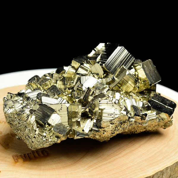 ペルー産　ワンサラ　パイライト　原石　クラスター　立方体結晶　黄鉄鉱　Huanzala Huallanca Pyrite　天然石　パワーストーン