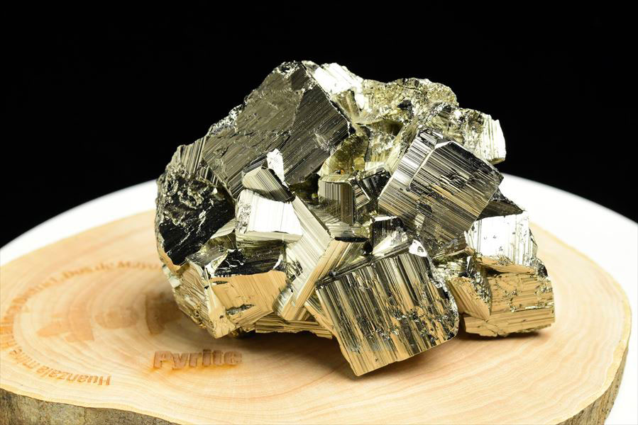 ペルー産　ワンサラ　パイライト　原石　クラスター　立方体結晶　黄鉄鉱　Huanzala Huallanca Pyrite　天然石　パワーストーン