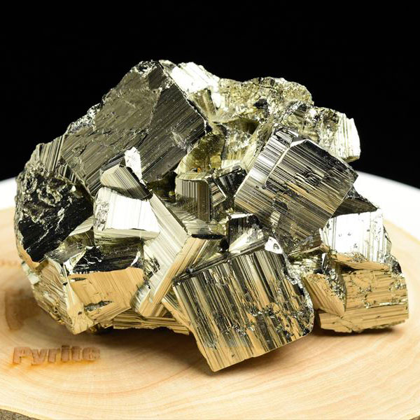 ペルー産　ワンサラ　パイライト　原石　クラスター　立方体結晶　黄鉄鉱　Huanzala Huallanca Pyrite　天然石　パワーストーン