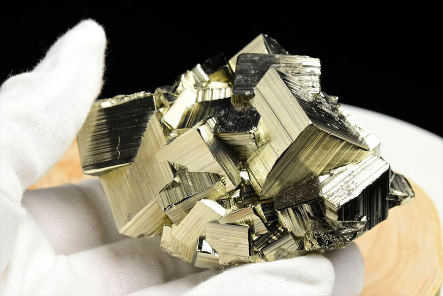 ペルー産　ワンサラ　パイライト　原石　クラスター　立方体結晶　黄鉄鉱　Huanzala Huallanca Pyrite　天然石　パワーストーン