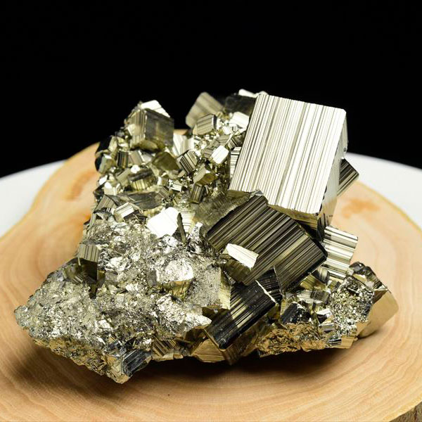 ペルー産　ワンサラ　パイライト　原石　クラスター　立方体結晶　黄鉄鉱　Huanzala Huallanca Pyrite　天然石　パワーストーン