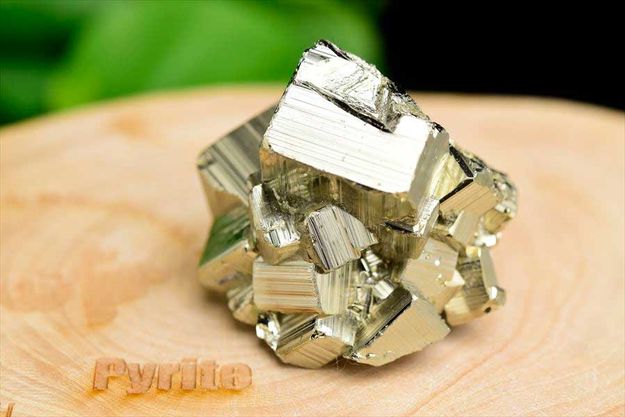 ペルー産　ワンサラ　パイライト　原石　クラスター　立方体結晶　黄鉄鉱　Huanzala Huallanca Pyrite　天然石　パワーストーン