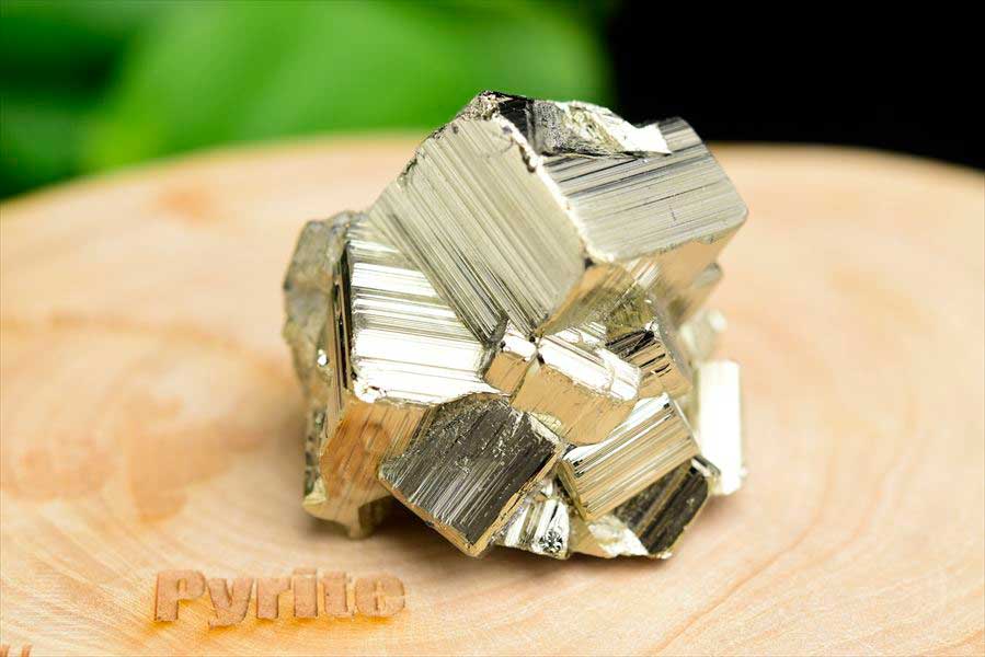 ペルー産　ワンサラ　パイライト　原石　クラスター　立方体結晶　黄鉄鉱　Huanzala Huallanca Pyrite　天然石　パワーストーン