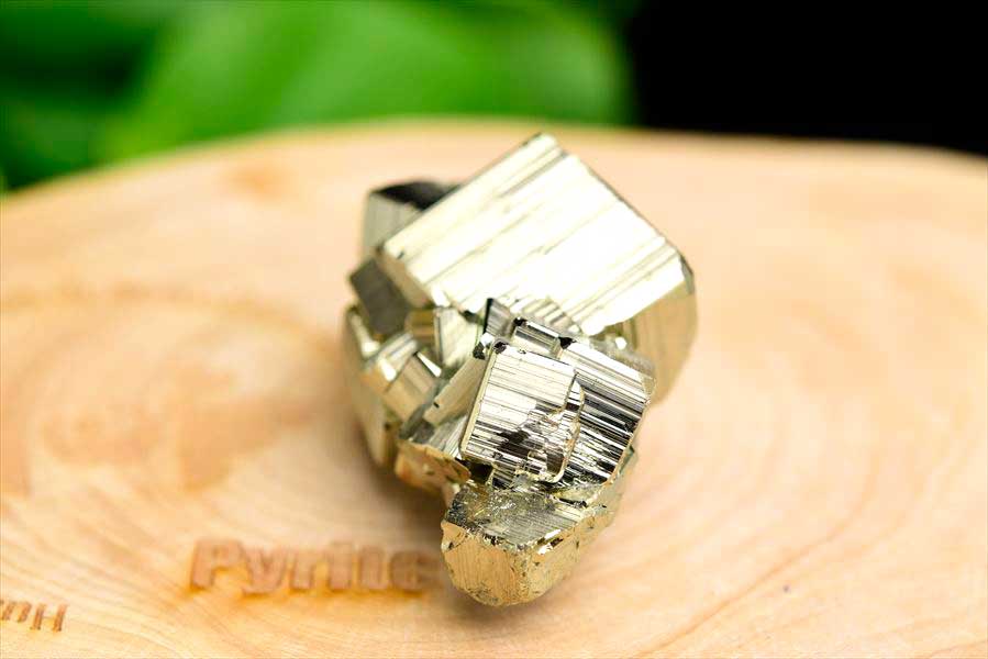 ペルー産　ワンサラ　パイライト　原石　クラスター　立方体結晶　黄鉄鉱　Huanzala Huallanca Pyrite　天然石　パワーストーン