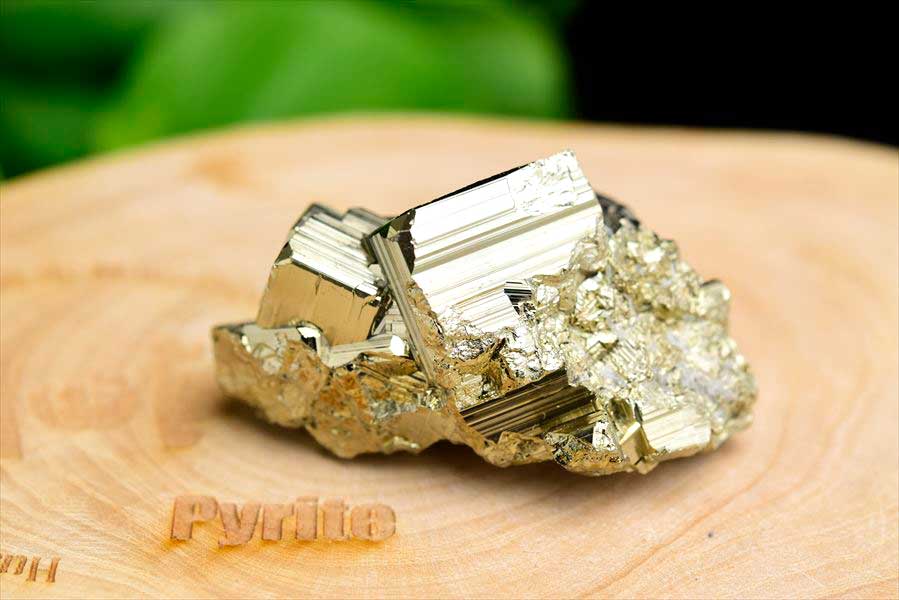 ペルー産　ワンサラ　パイライト　原石　クラスター　立方体結晶　黄鉄鉱　Huanzala Huallanca Pyrite　天然石　パワーストーン