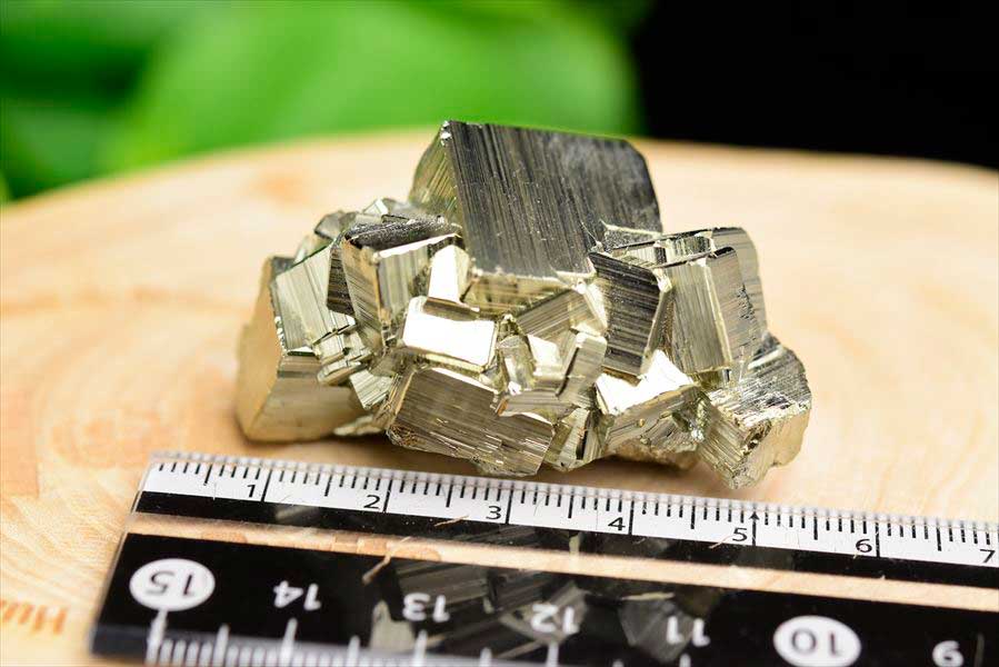 ペルー産　ワンサラ　パイライト　原石　クラスター　立方体結晶　黄鉄鉱　Huanzala Huallanca Pyrite　天然石　パワーストーン