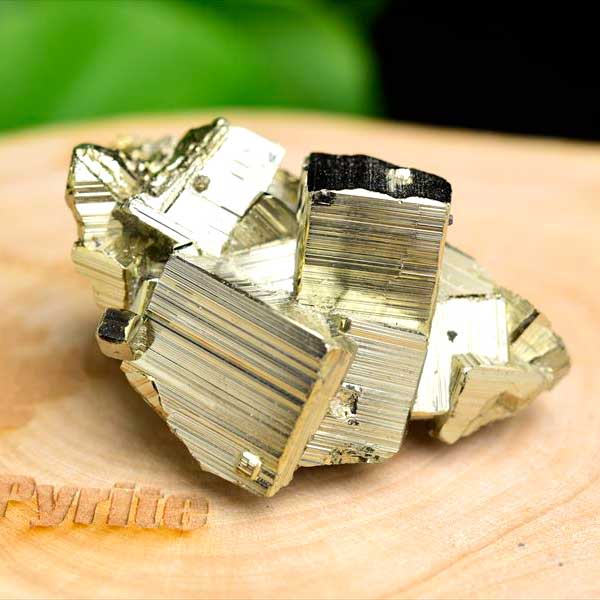 ペルー産　ワンサラ　パイライト　原石　クラスター　立方体結晶　黄鉄鉱　Huanzala Huallanca Pyrite　天然石　パワーストーン