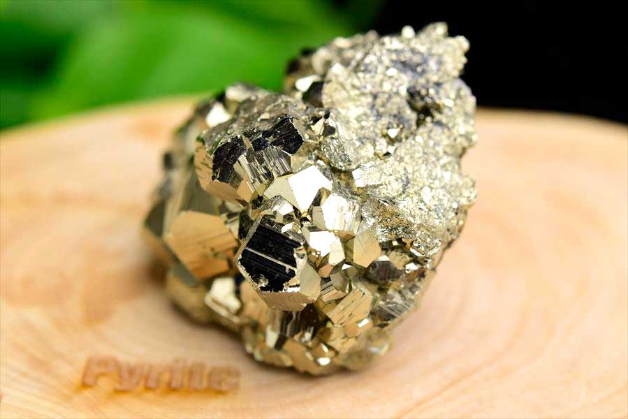 ペルー産　ワンサラ　パイライト　原石　クラスター　立方体結晶　黄鉄鉱　Huanzala Huallanca Pyrite　天然石　パワーストーン