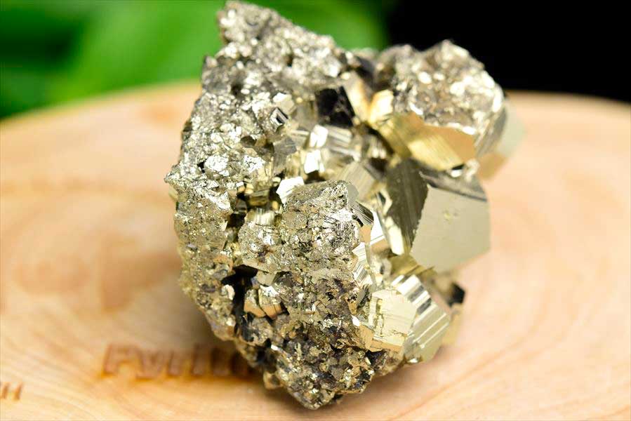 ペルー産　ワンサラ　パイライト　原石　クラスター　立方体結晶　黄鉄鉱　Huanzala Huallanca Pyrite　天然石　パワーストーン